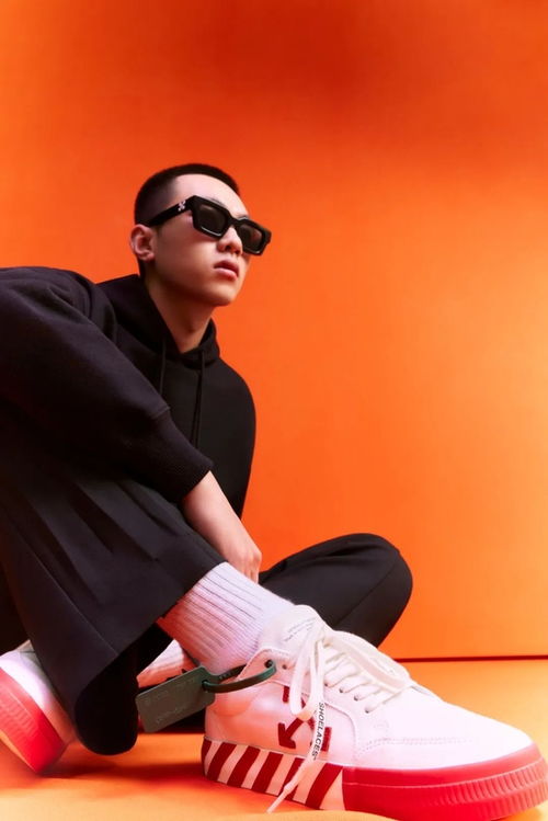 那些在室内戴墨镜的时髦大咖 真的不是为了装酷