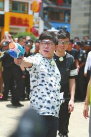 《极限挑战》男人帮迎休假，黄渤设下圈套巧戏众人引欢声